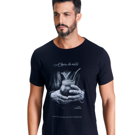 Camiseta Masc. A Hora Do Mate Preto